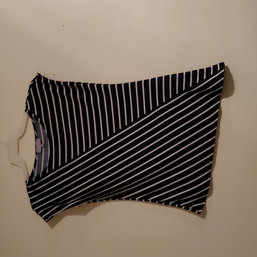 Asymmetrical cut shirt